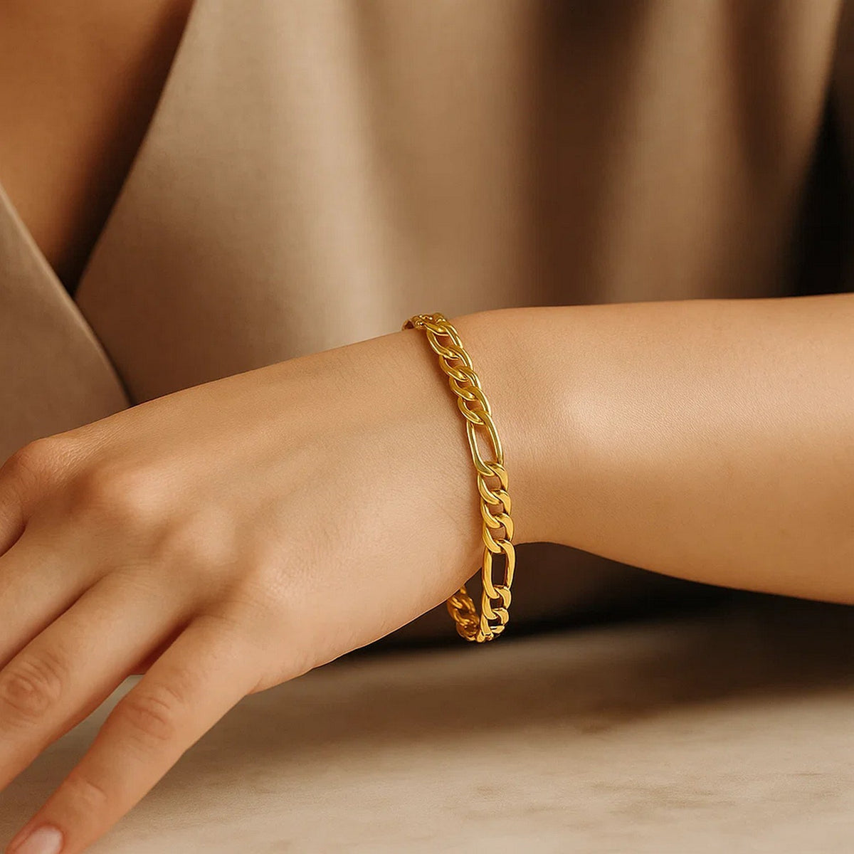 10k Yellow Gold Solid Figaro Bracelet (4.50 mm) — view 5