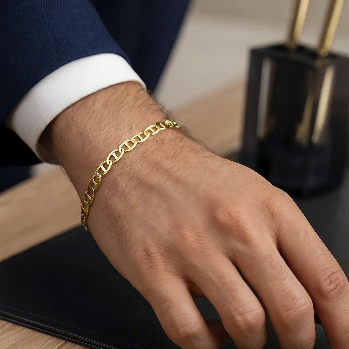 10k Yellow Gold Mariner Link Bracelet (4.50 mm) — view 8