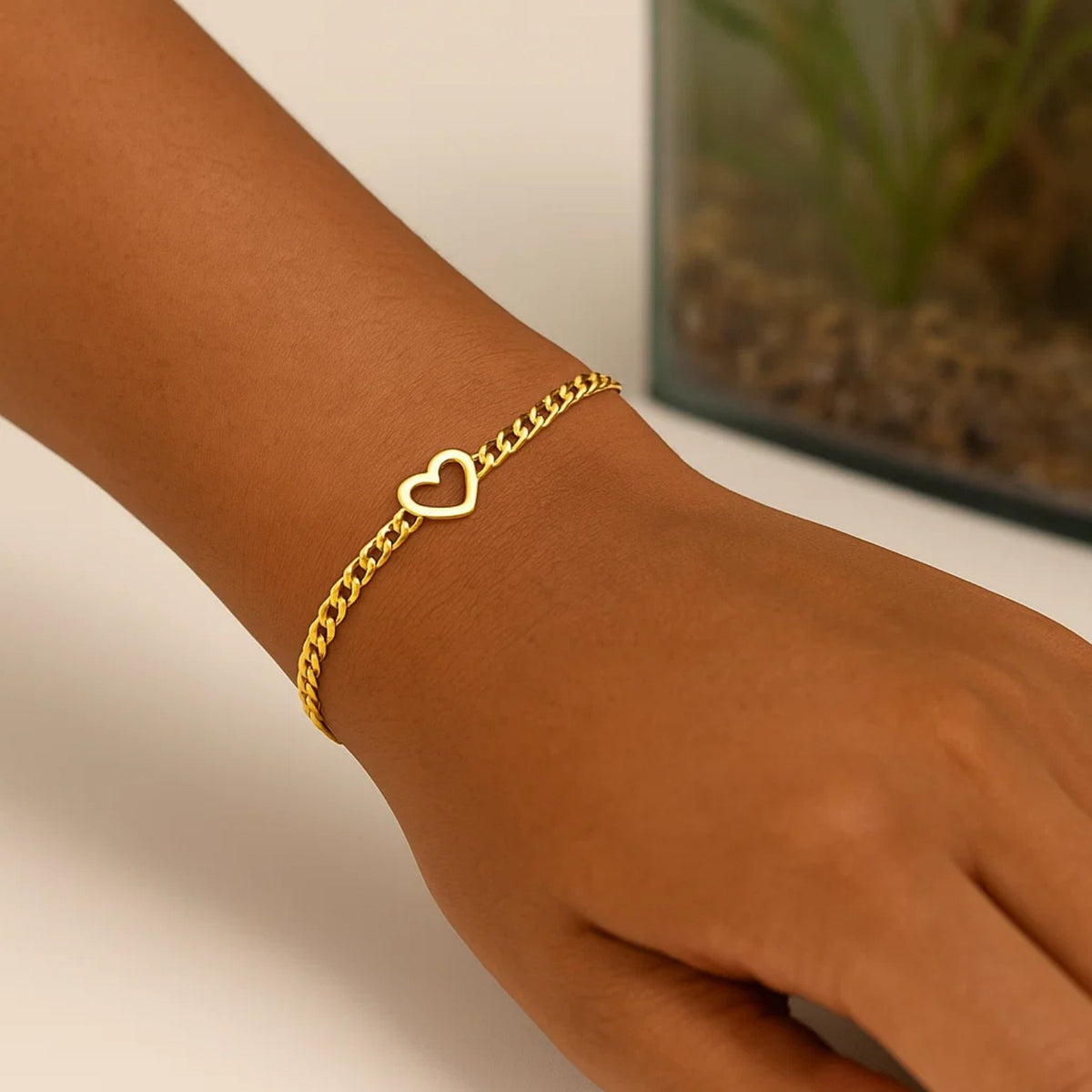 14k Yellow Gold 7 inch Curb Chain Bracelet with Heart (3.40 mm) — view 2