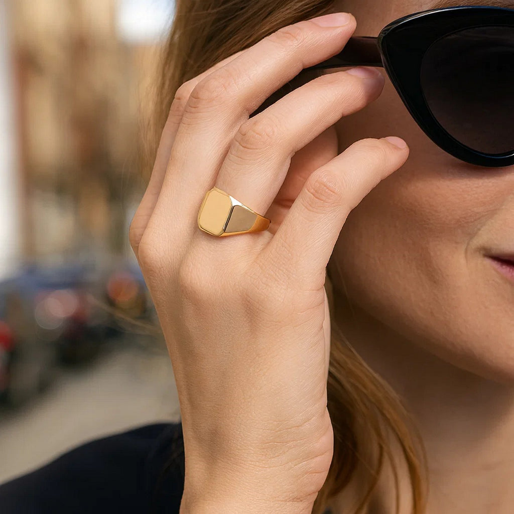 14K Yellow Gold Polished Rectangular Signet Ring — view 4
