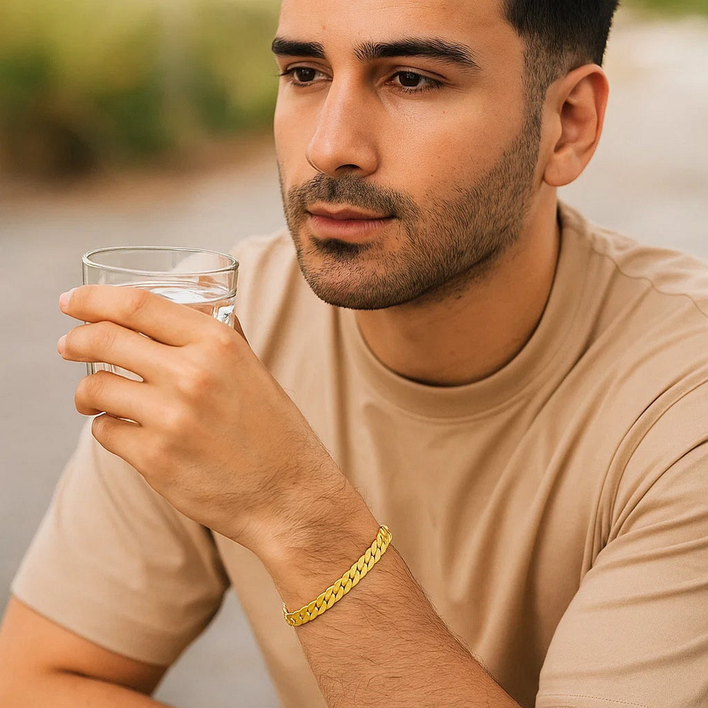 14k Yellow Gold 8 inch Mens Curb Chain Bracelet (8.00 mm) — view 2